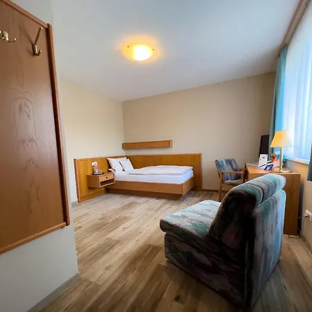 Woerlitzer Hof מלון 4*