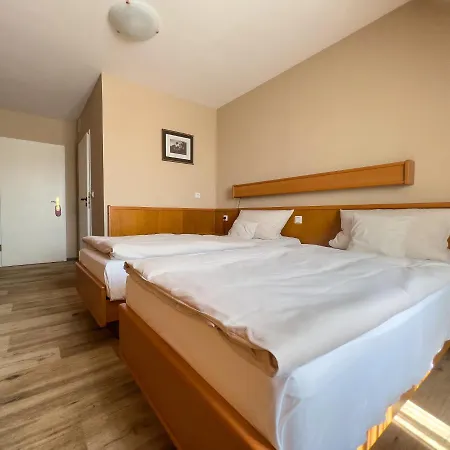 Woerlitzer Hof מלון 4*