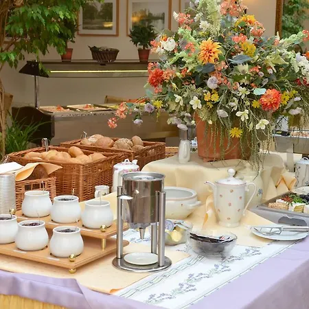 Woerlitzer Hof فندق 4*